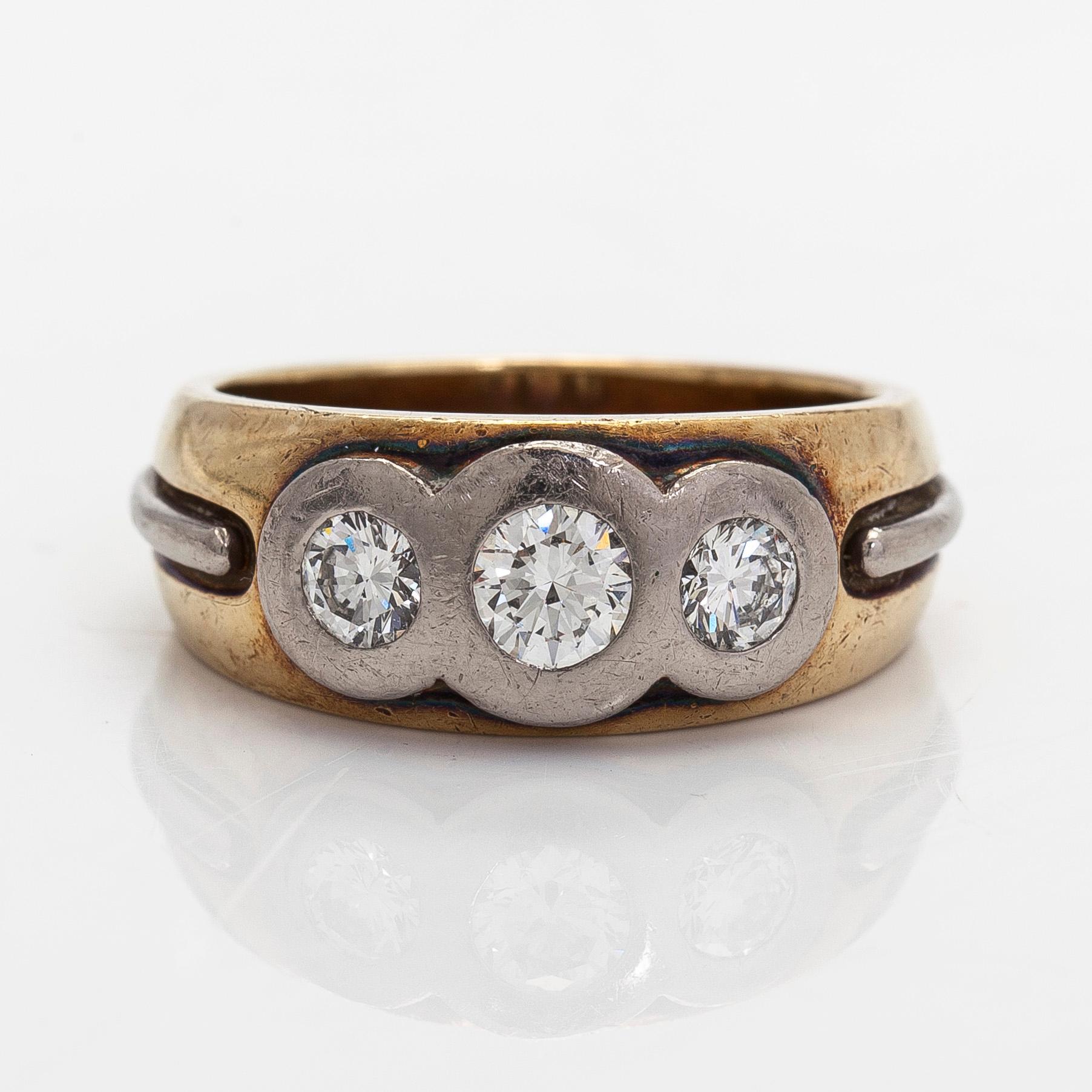 Ring, brilliant-cut diamonds, 14K gold, Norway.