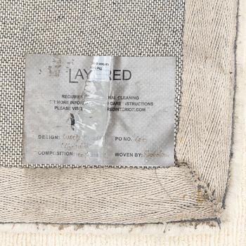 Matta, handtuftad, 'Entrance - bone white', Layered, ca 400 x 300 cm.