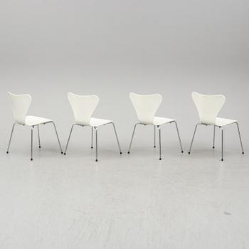 ARNE JACOBSEN, "Sjuan", 4 st, stolar, Fritz Hansen, Danmark 1995.