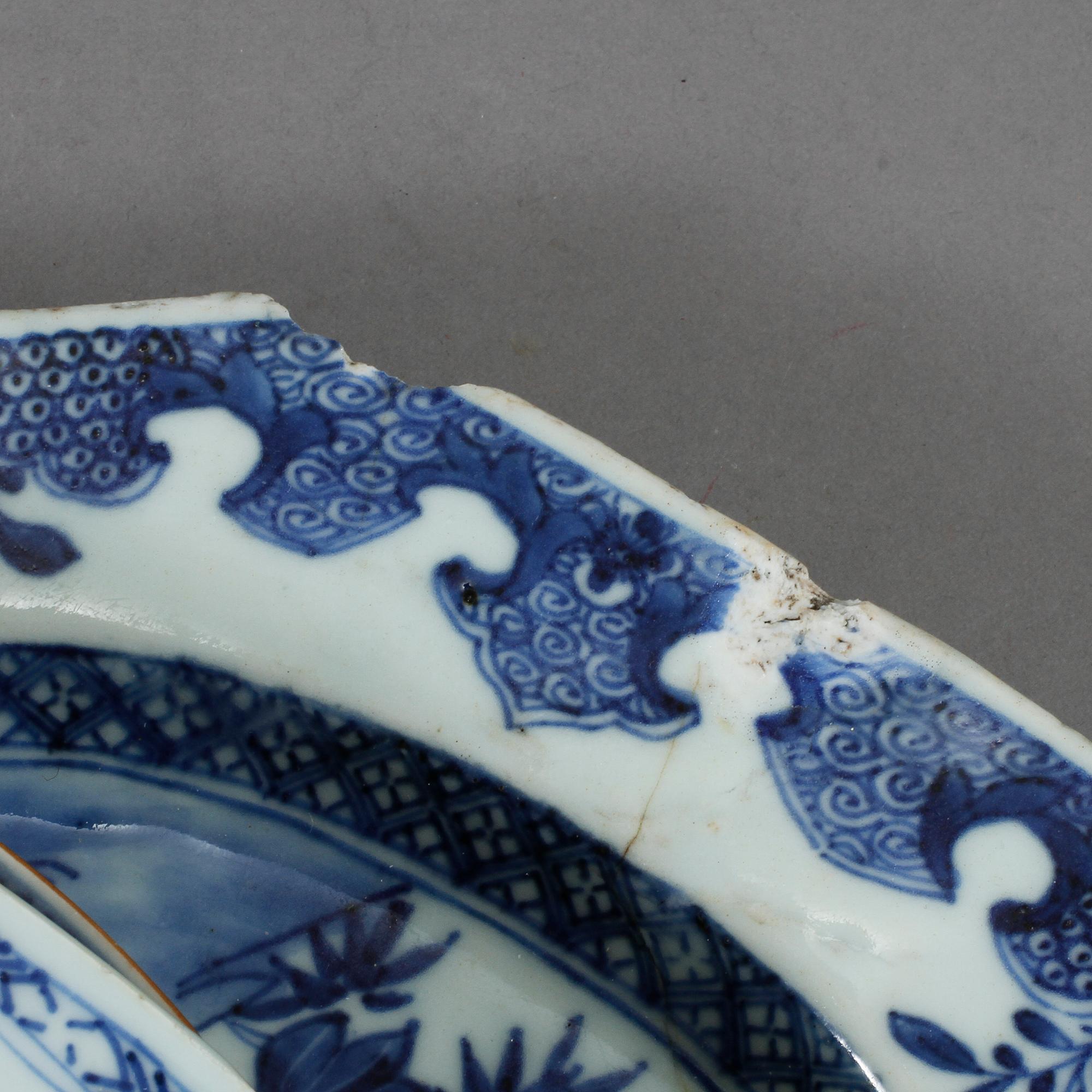 TALLRIKAR, 4 st samt STEKFAT, porslin, Kina, 1700-tal.