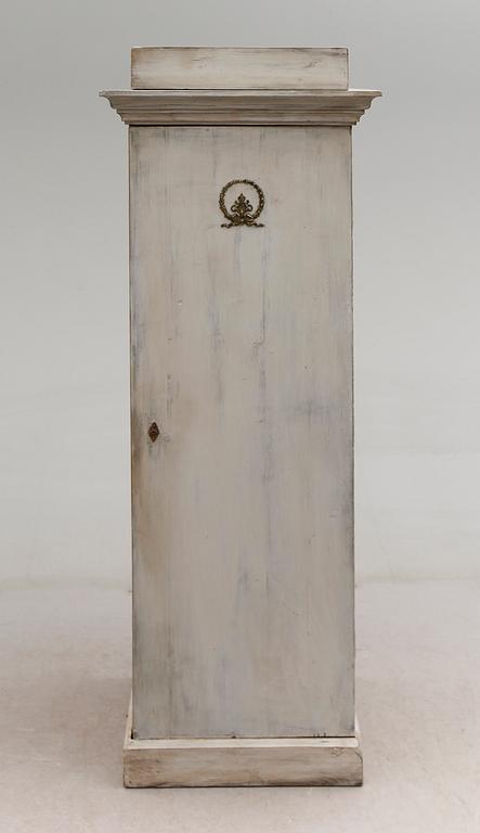 KOLONNSKÅP, 1800-talets mitt.