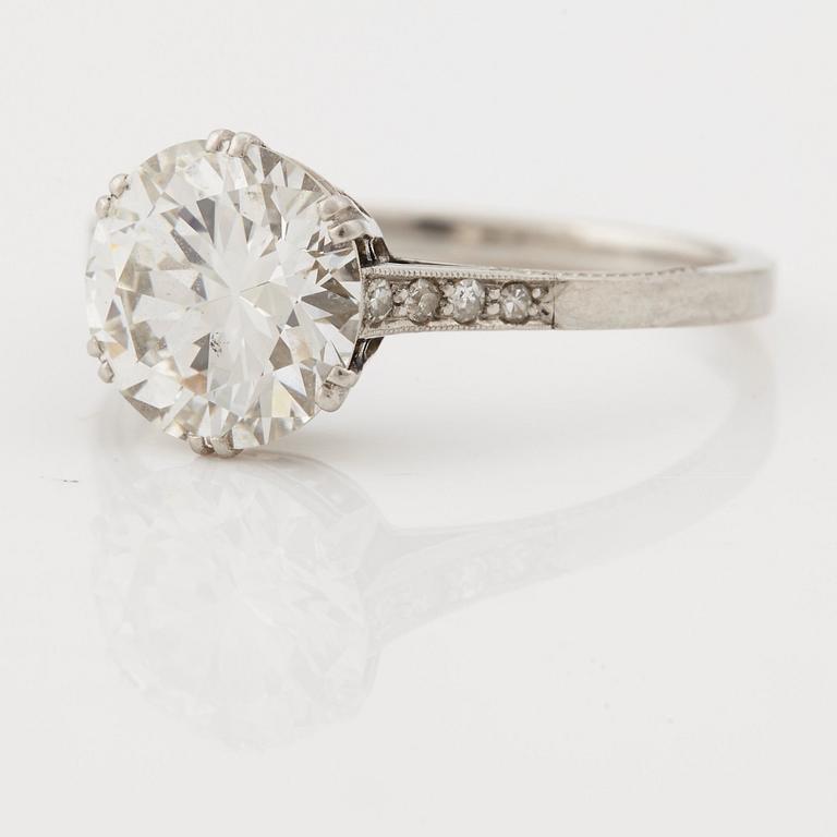 A old brilliant cut diamond ring.