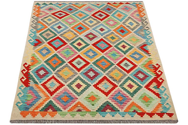 A Kilim rug, c. 195 x 152 cm.