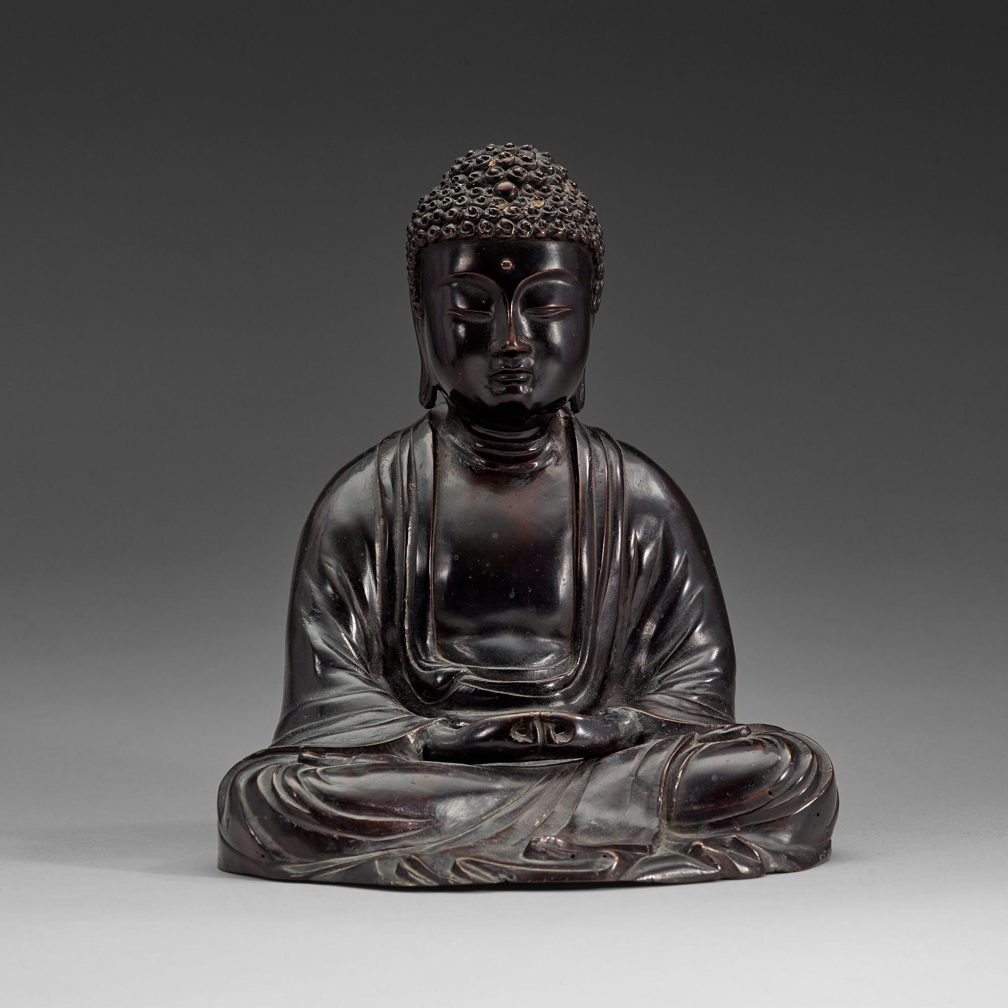 A Japanese bronze figure of buddha, Meiji (1868-1912).