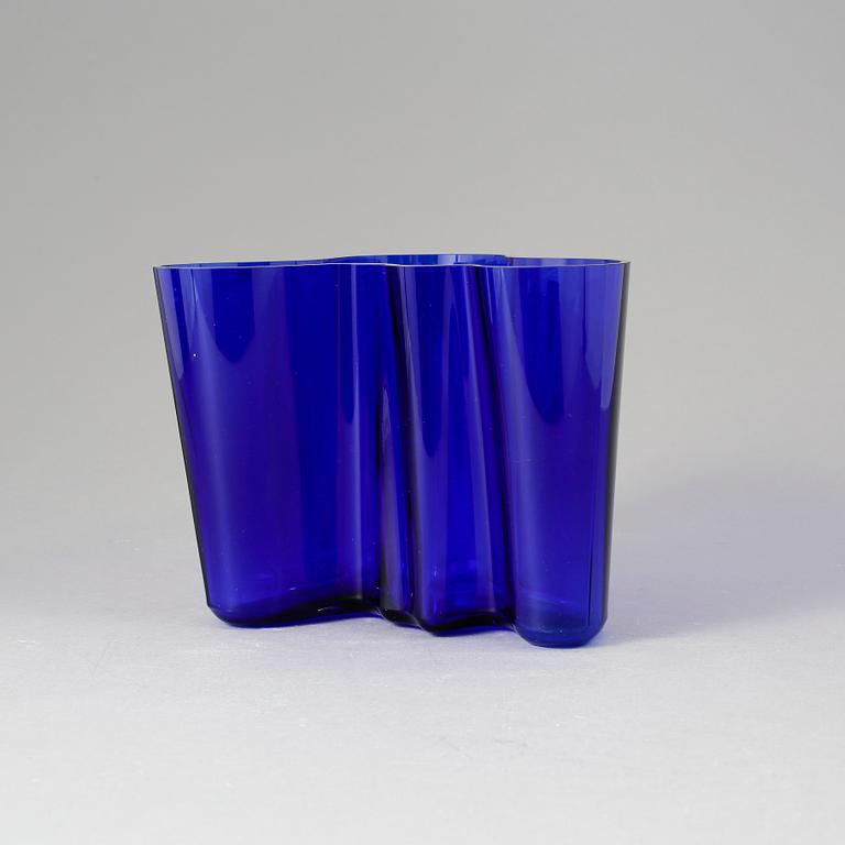 VAS, "Savoy, Alvar Aalto, Iittala, numrerad 4662/1990.