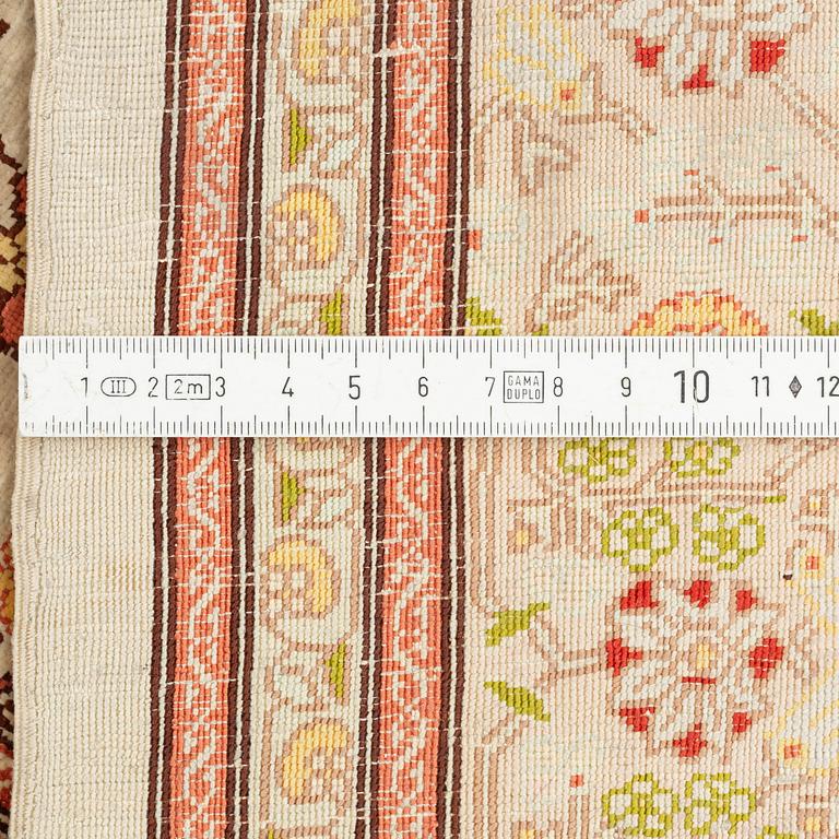 A Hereke silk rug, c. 130 x 87 cm.