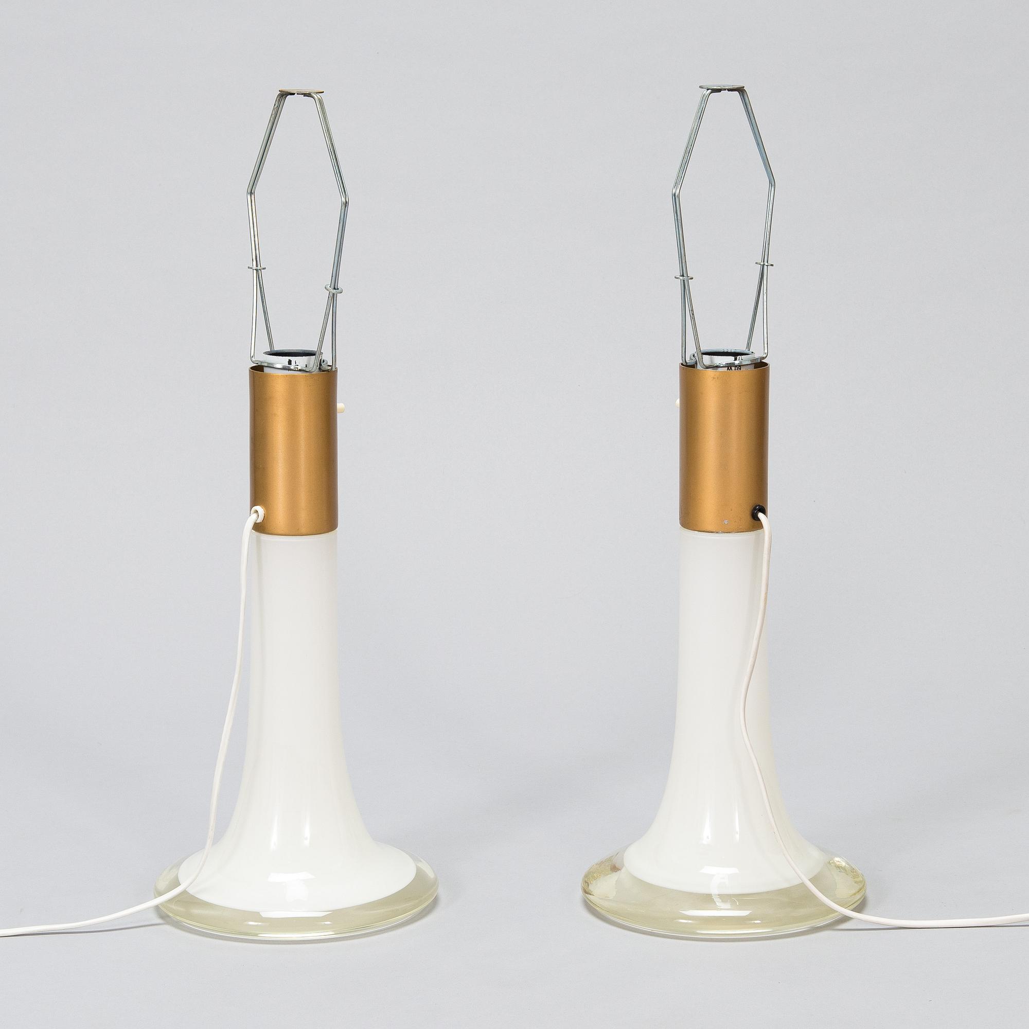 Lisa Johansson-Pape, pöytävalaisinpari, malli 46-017, Stockmann Orno 1900-luvun loppu.