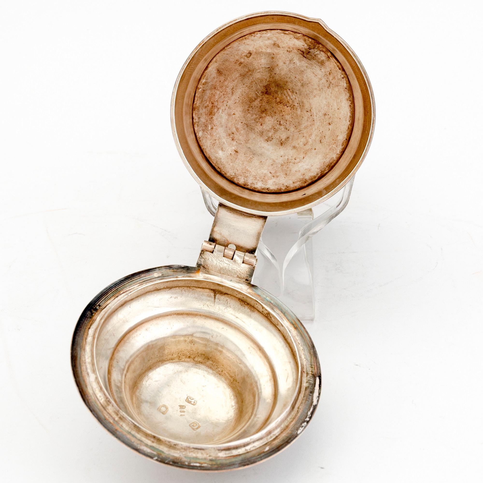 An English 18th century silver tankard mark of John King London 1778, weight 802 grams.