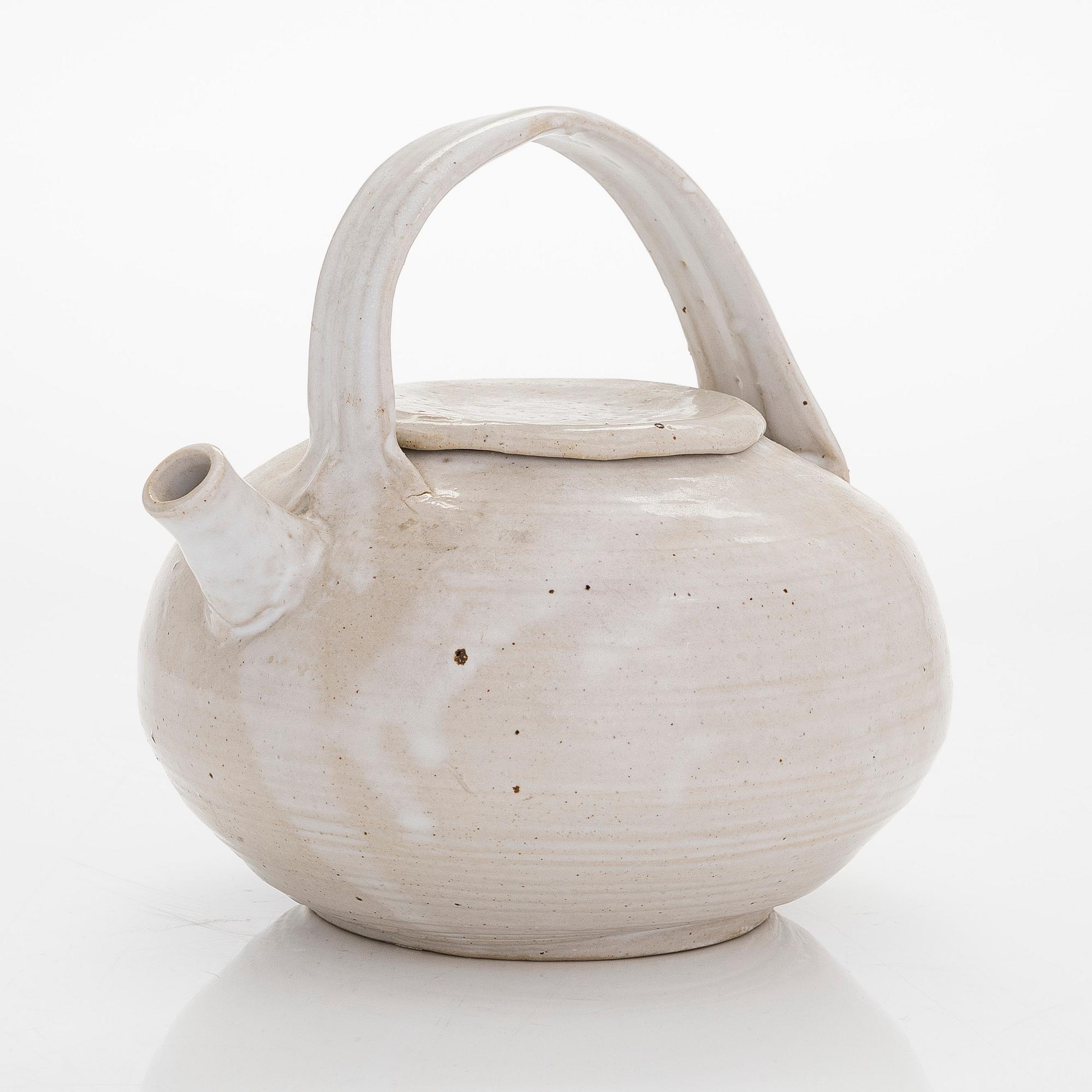 Kyllikki Salmenhaara, a stoneware tea pot signed KS.