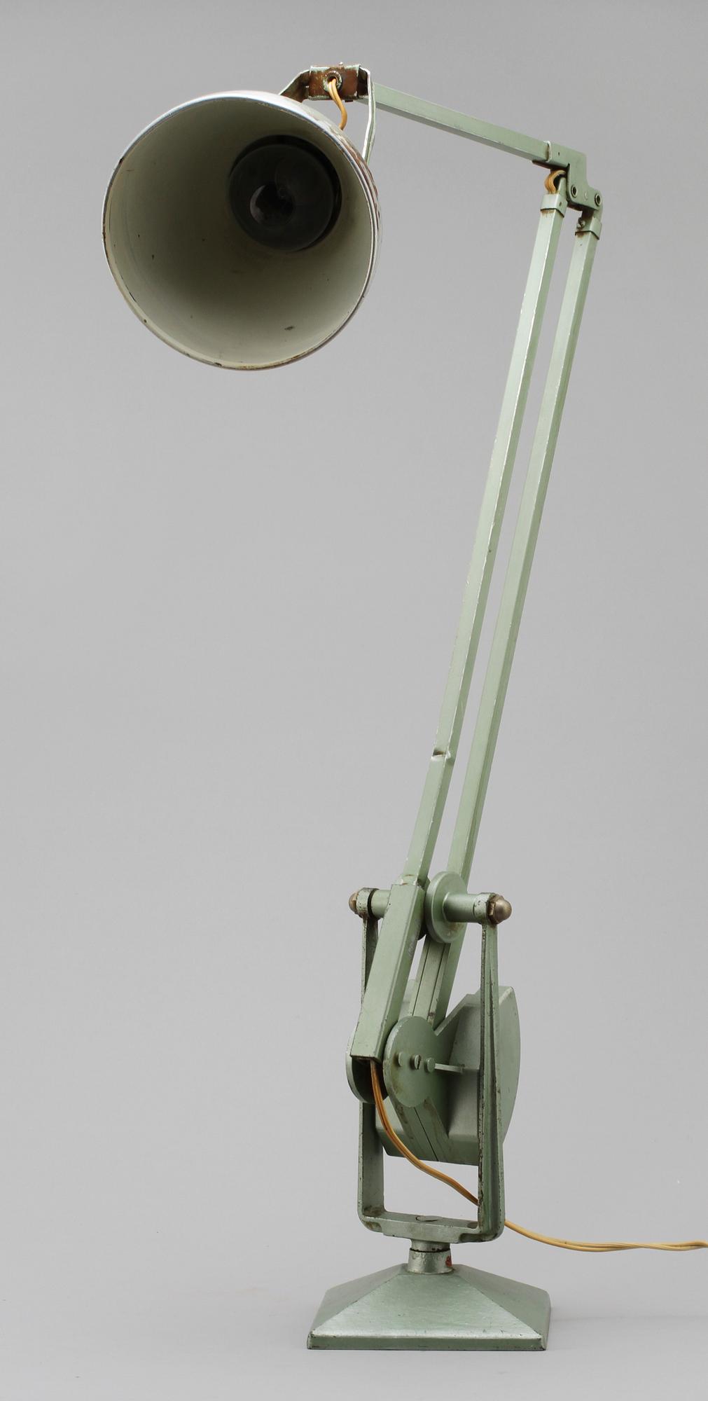 BORDSLAMPA, Erpé, 1900-talets andra kvartal.