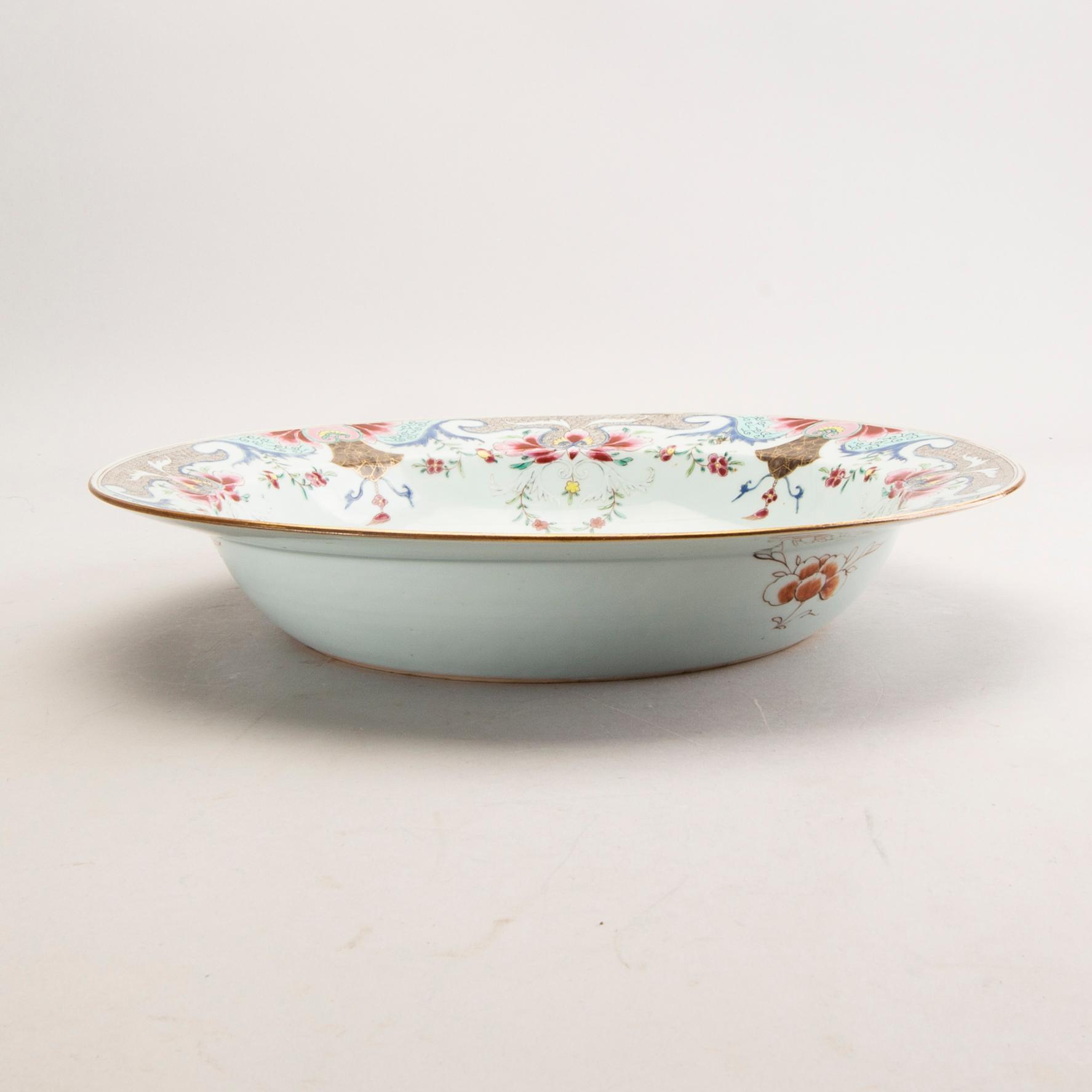 A famille rose basin, Qing dynasty, Qianlong (1736-95).