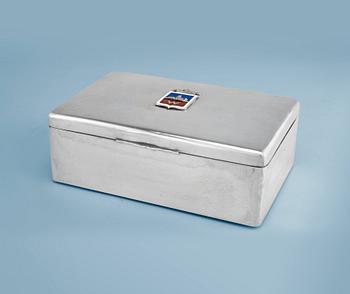 451. A CIGAR BOX, 813 silver, enamel. Marked J.V. Aarne Vyborg 1929. Silverweight 476 g.