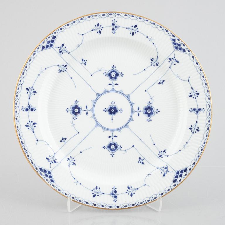 Serveringsfat, porslin, Royal Copenhagen, "Musselmalet halvblond", modell 540, 1898-1923.
