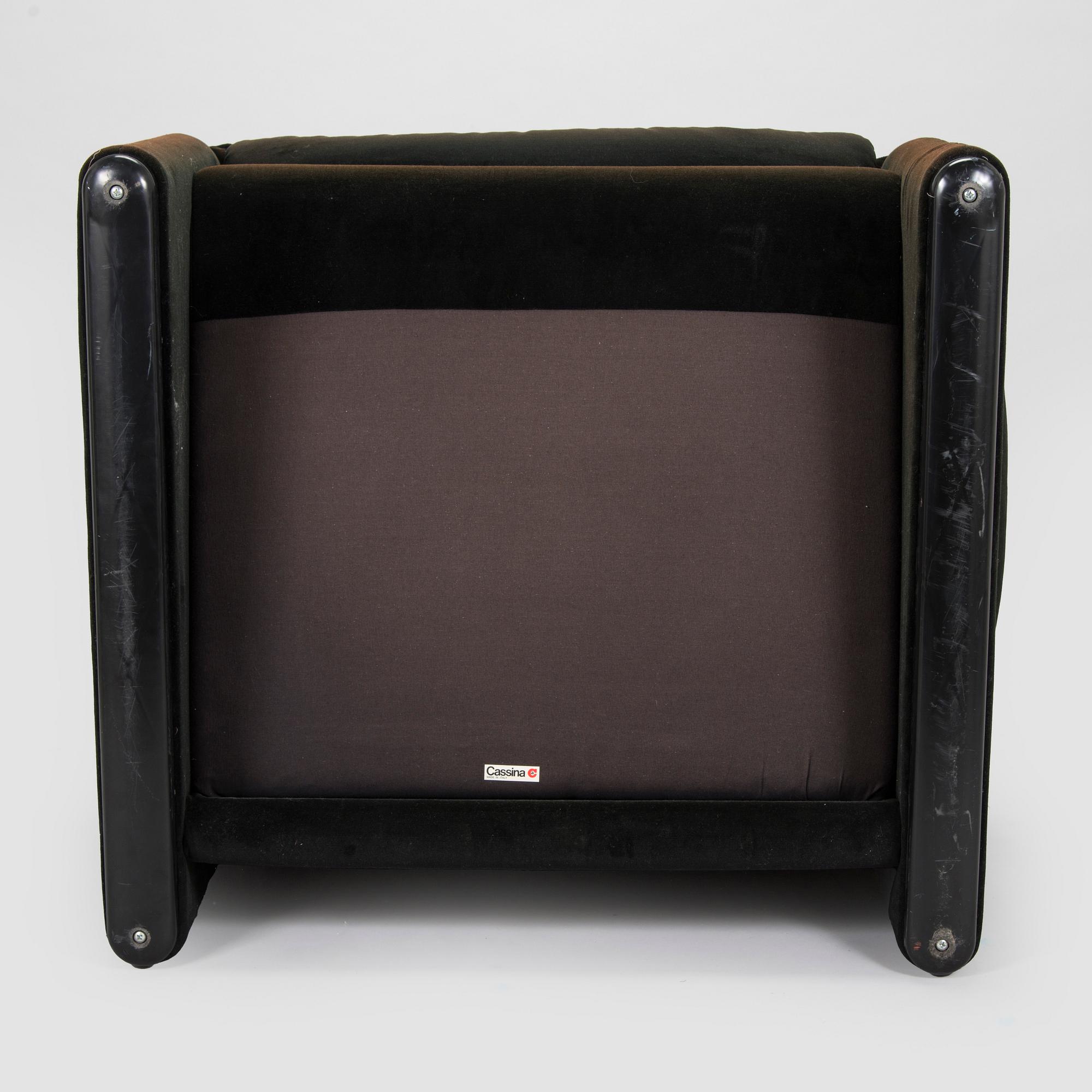 Vico Magistretti, A "Maralunga", armchair, Cassina, Italy.