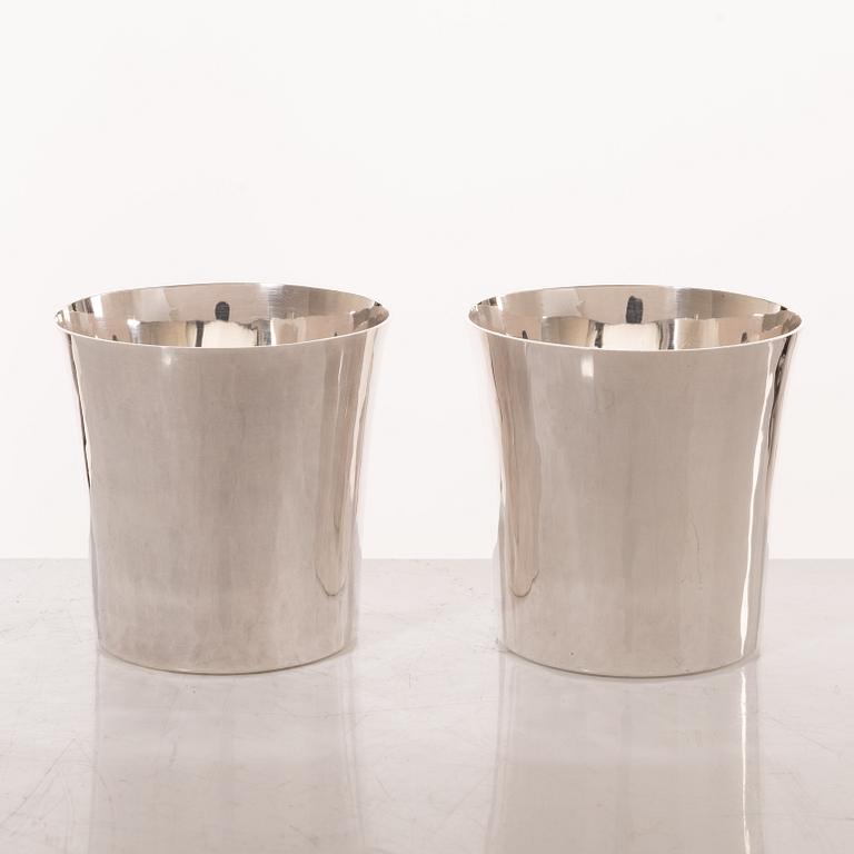 Eric Löfman, A set of twelve silver beakers, KG Markström, Uppsala 1975.