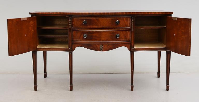 SIDEBOARD, England, 1900-talets andra hälft.