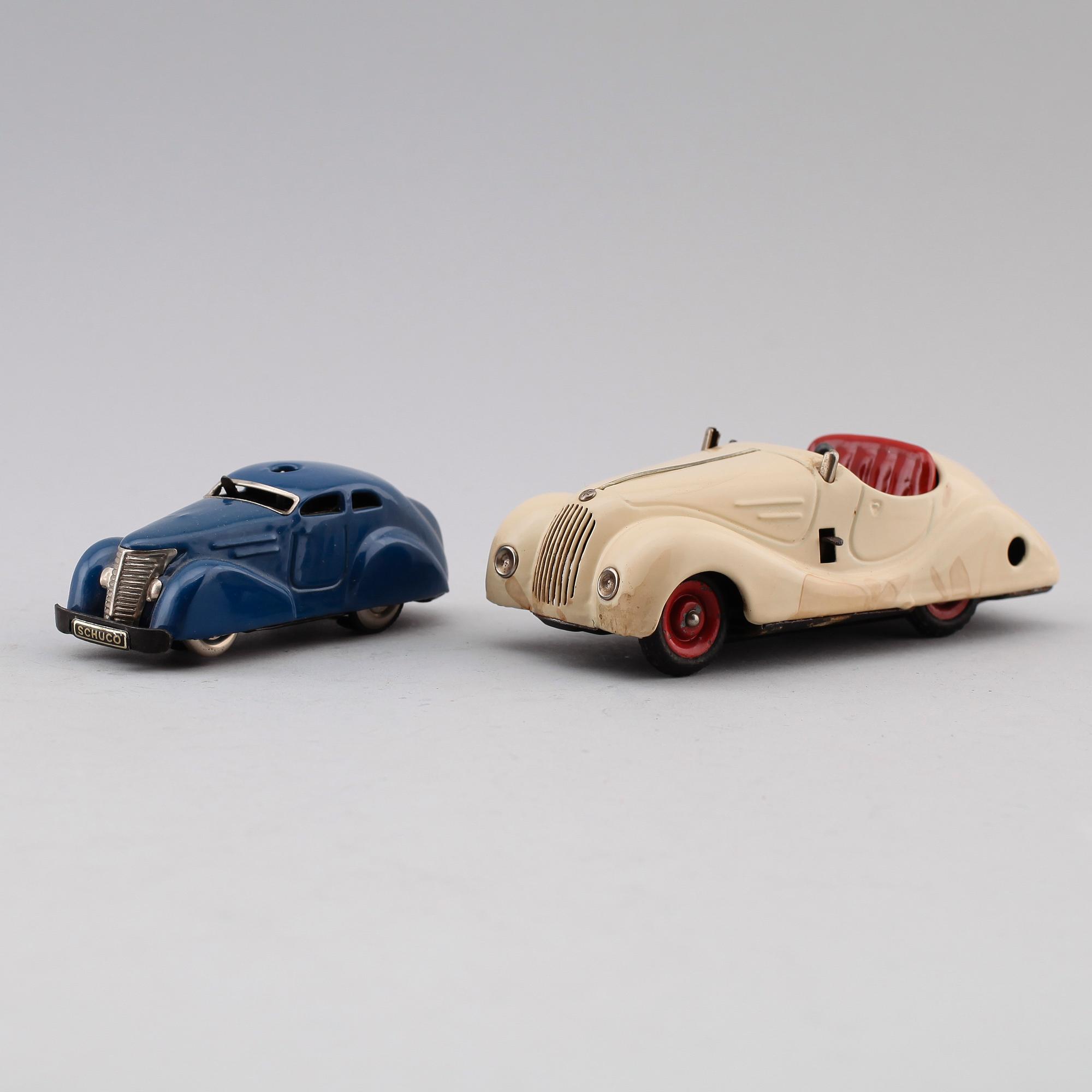 LEKSAKER, 2 st, Schuco, bla Avståndsstyrda bilen, 1950-tal.