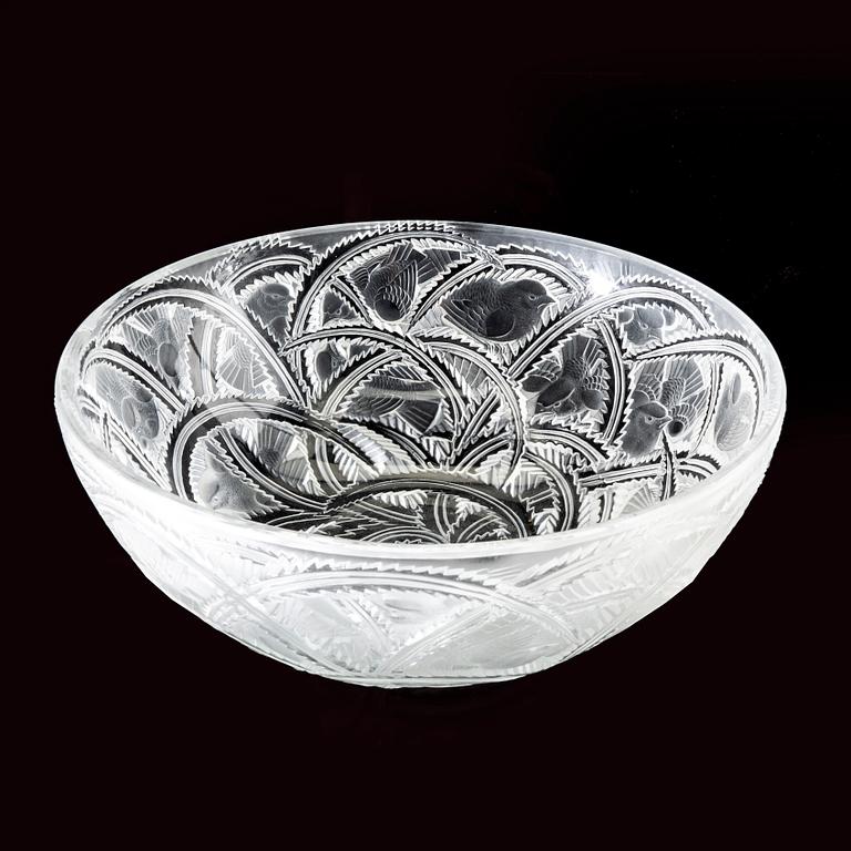 A René Lalique 1940s glass bowl.