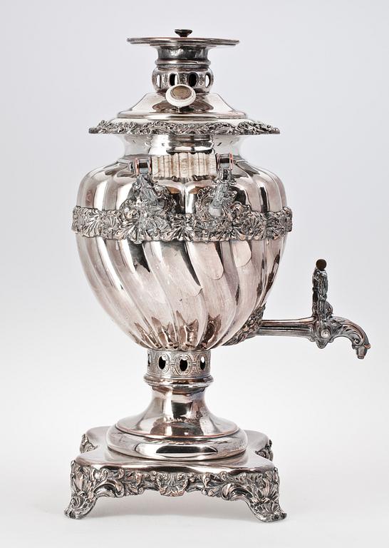 SAMOVAR MED BRICKA, pläter, bl a Fraget, Warsawa. Ryssland. 1800-talets andra hälft.