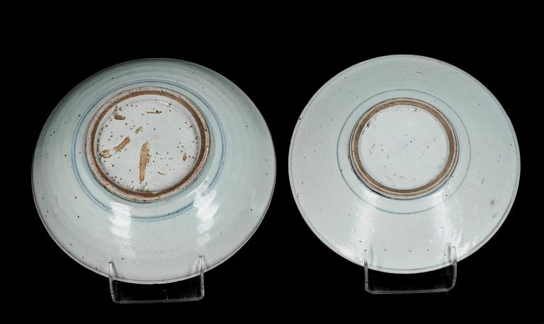 FAT, 2 st, stengods, 1800/1900-tal. Orientaliska.