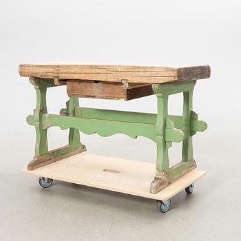 Table, late 19th century/early 20th century.