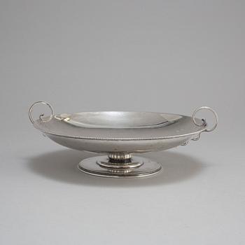 CG HALLBERG, a silver dish from Stockholm, 1933.