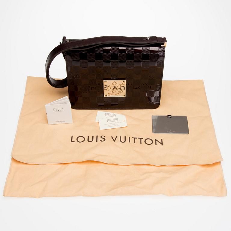 LAUKKU, "Cabaret", Louis Vuitton.
