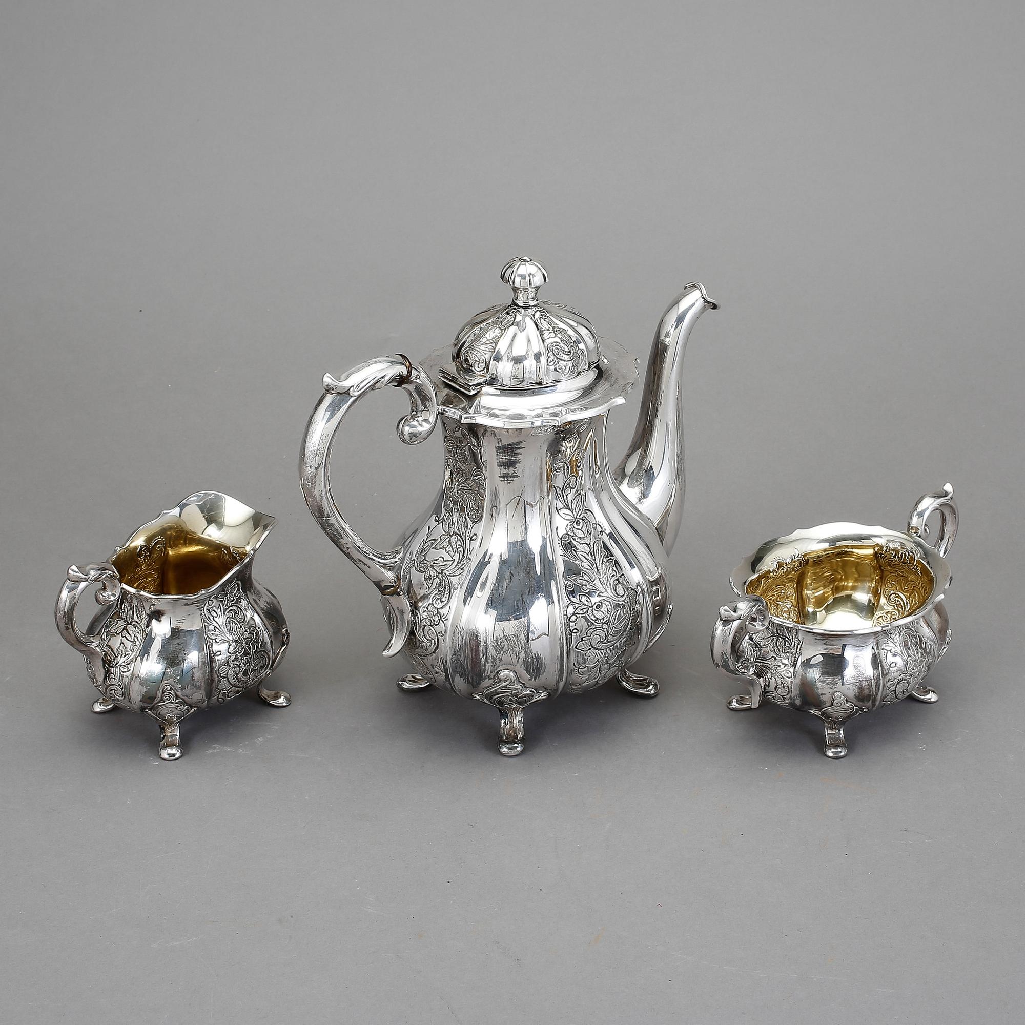 SERVIS, 3 delar, silver, med svenska importstämplar. Vikt ca 1130 g.
