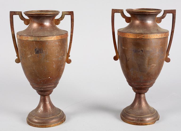 URNOR, 2 st, patinerad plåt, 1800/1900-tal.