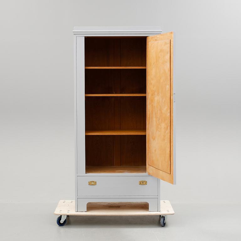 KLÄDSKÅP, 1900-talets början.