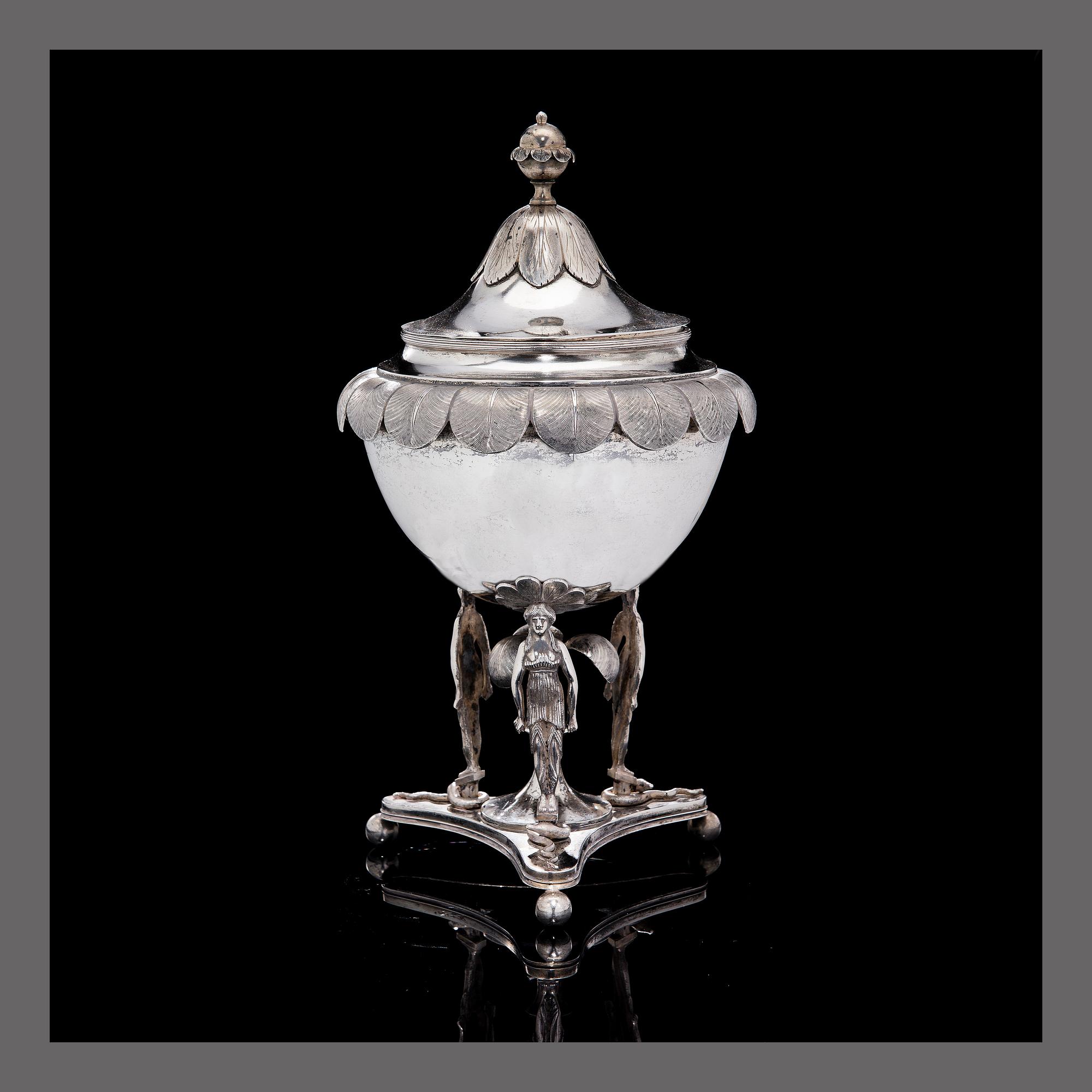 A SUGAR BOWL WITH LID, silver, Empire, 1823 Turku, Finland.