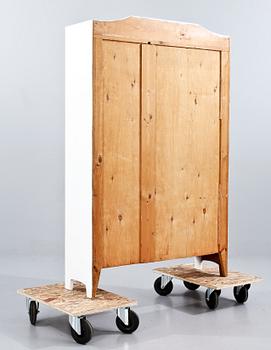 BOKHYLLA, senjugend, omkring 1920.