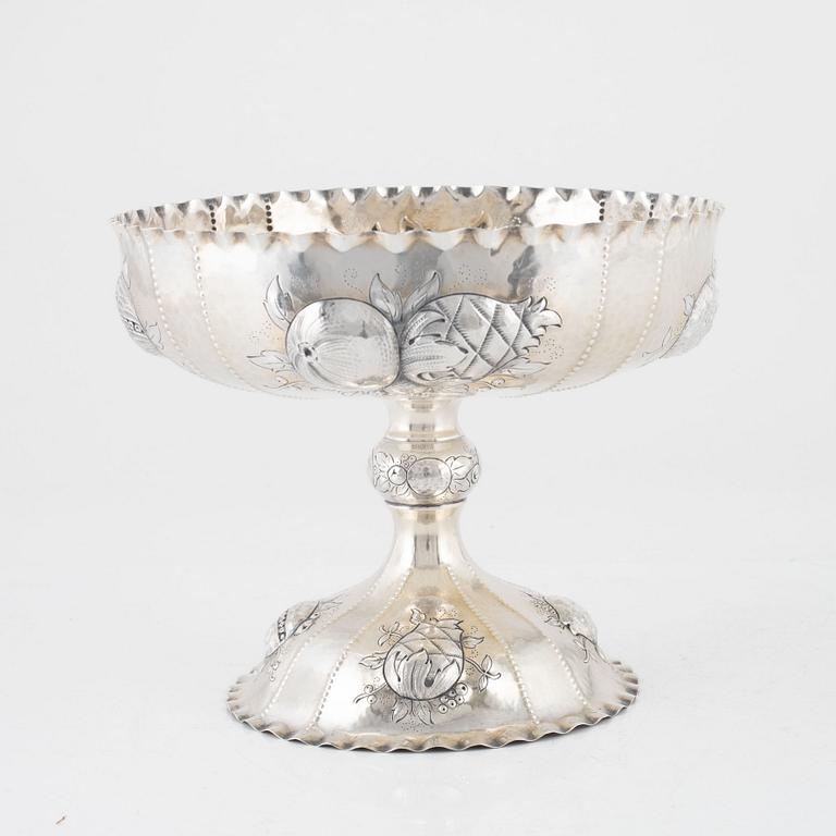 A silver bowl by AG Dufva Stockholm 1913.