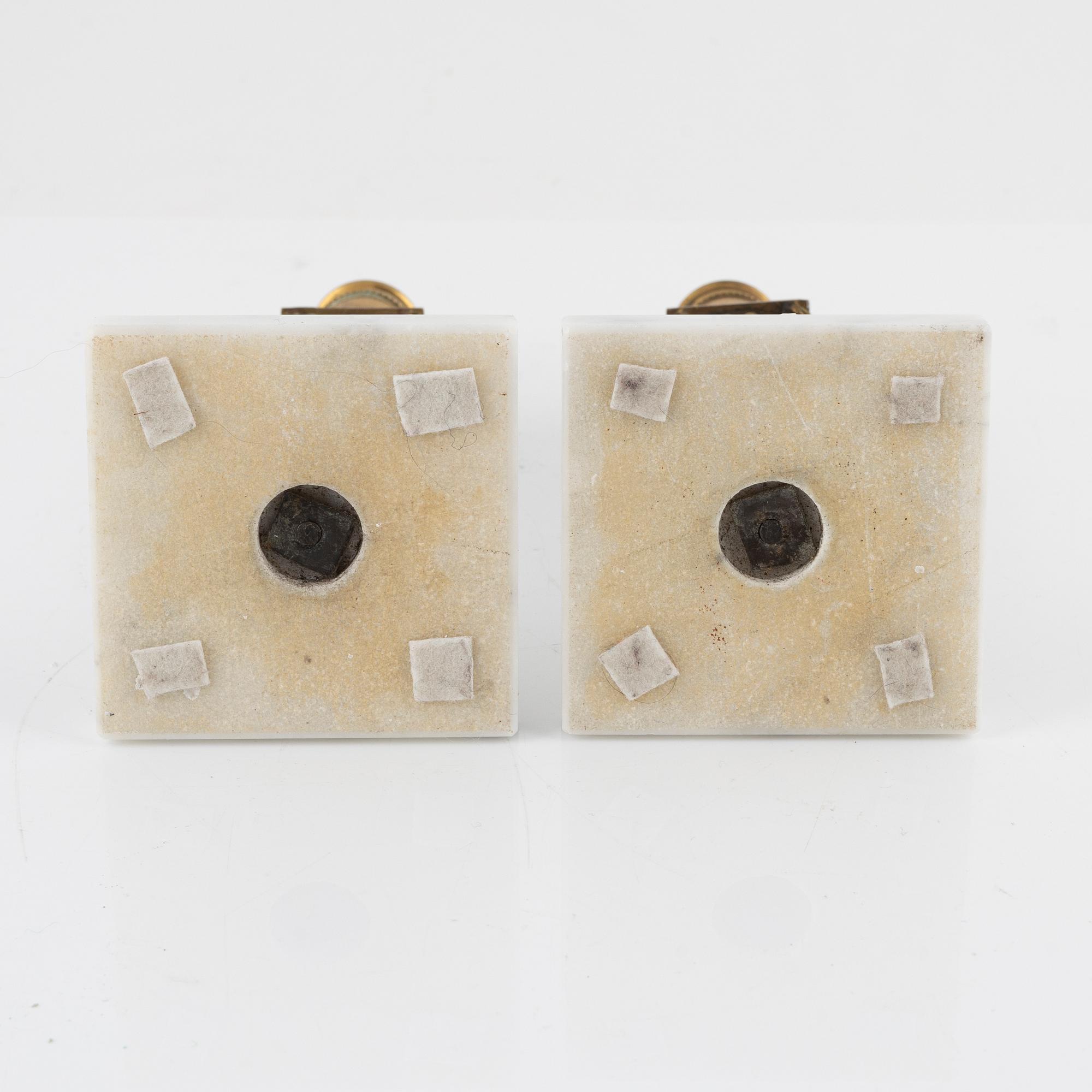 Ljusstakar, ett par, gustaviansk stil, omkring 1900.