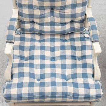 Karmstolar ett par, gustaviansk stil, s.k. Gripsholmsfåtöljer, ett par.