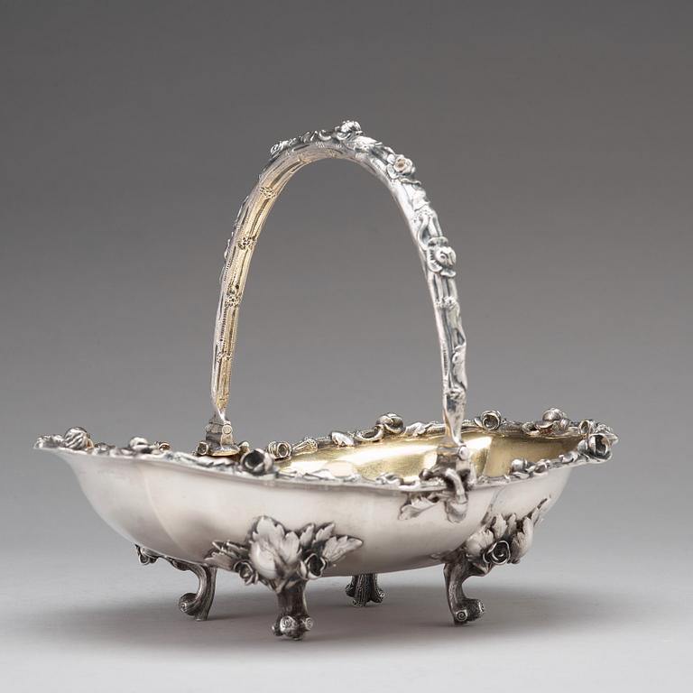 A Russian 19th century parcel-gilt silver fruit basket,  St. Petersburg 1861.