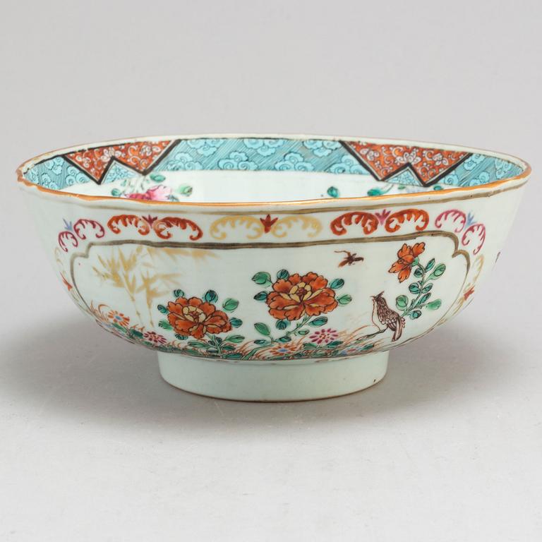 A famille rose export porcelain bowl,
