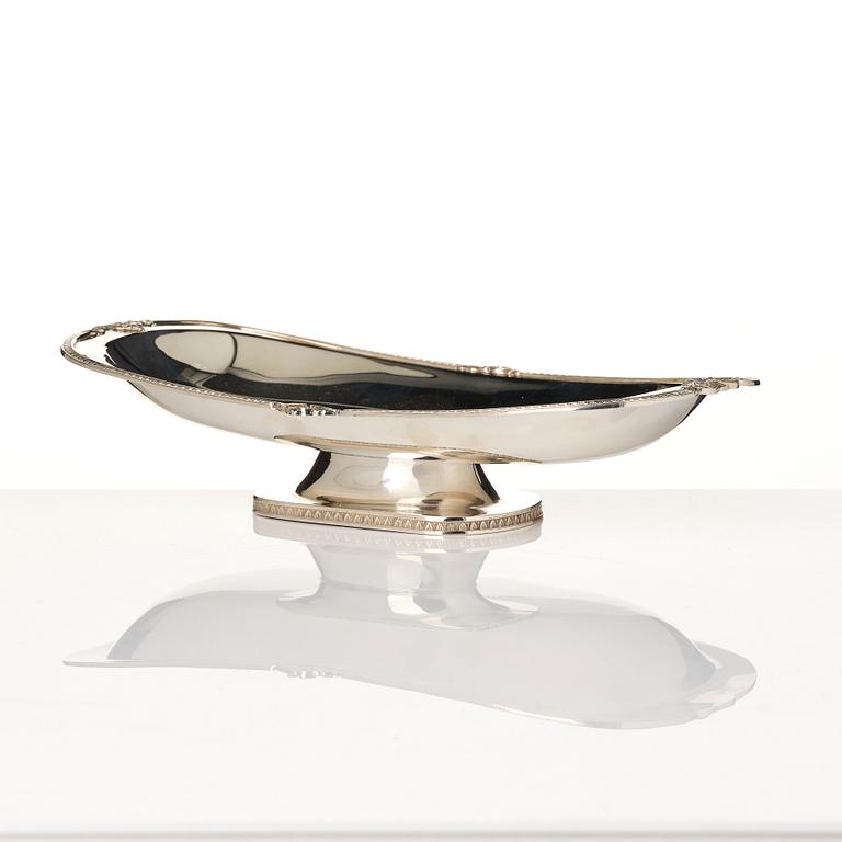 A bowl, 800/1000 silver, Vercelli, Italy, mid-20th Century.