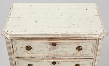 A Gustavian style chest of drawers, early 20th century.