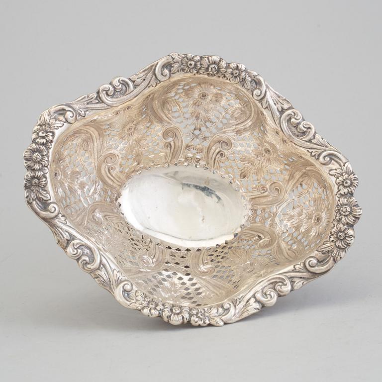 A silver bowl by CHARLES STUART HARRIS, London, 1890.