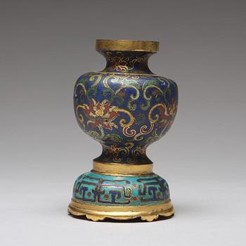 VAS, cloisonné. Qingdynastin, 1700-tal.