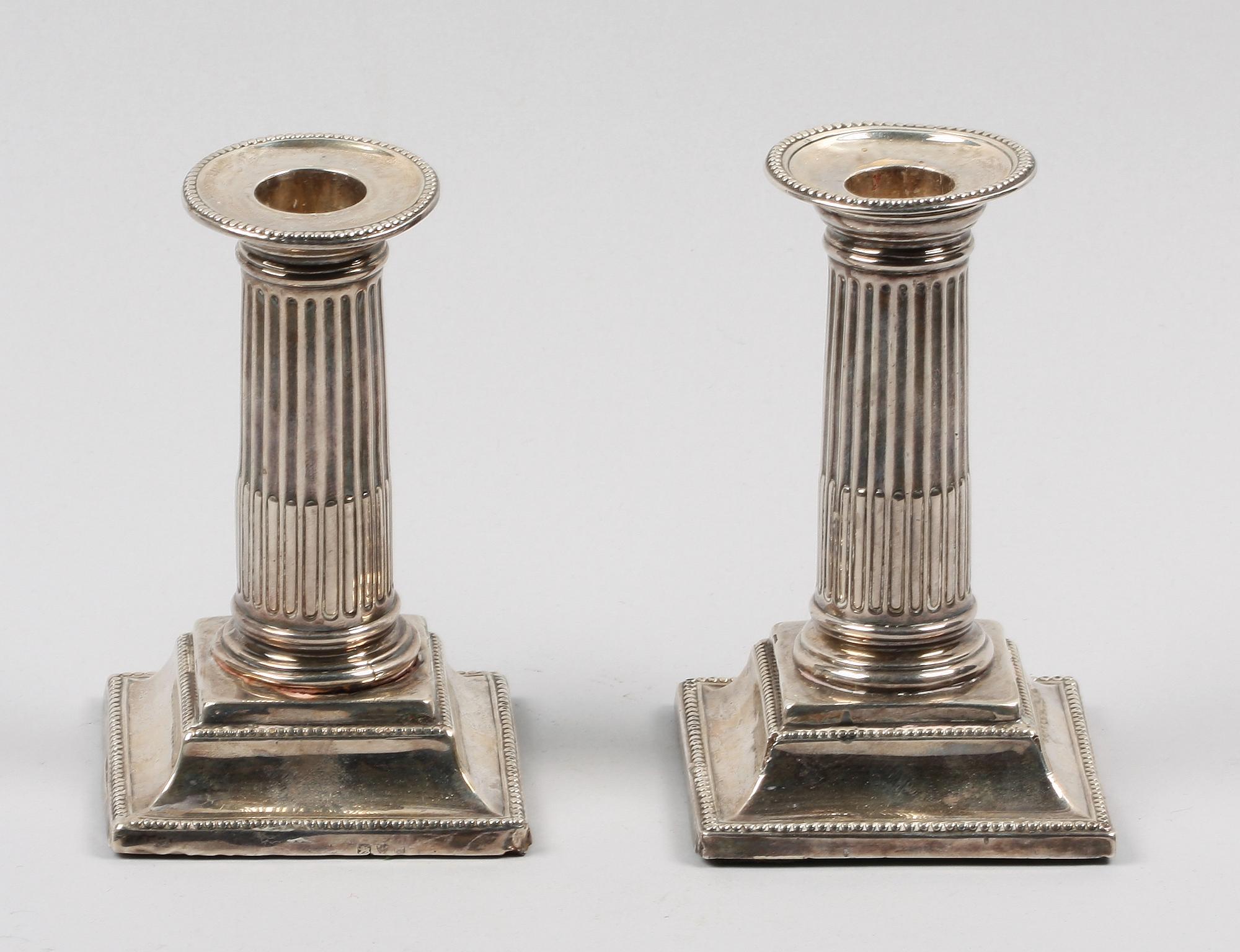 LJUSSTAKAR, ett par, silver, otydliga stämplar, möjligen Newcastle 1800-tal.
