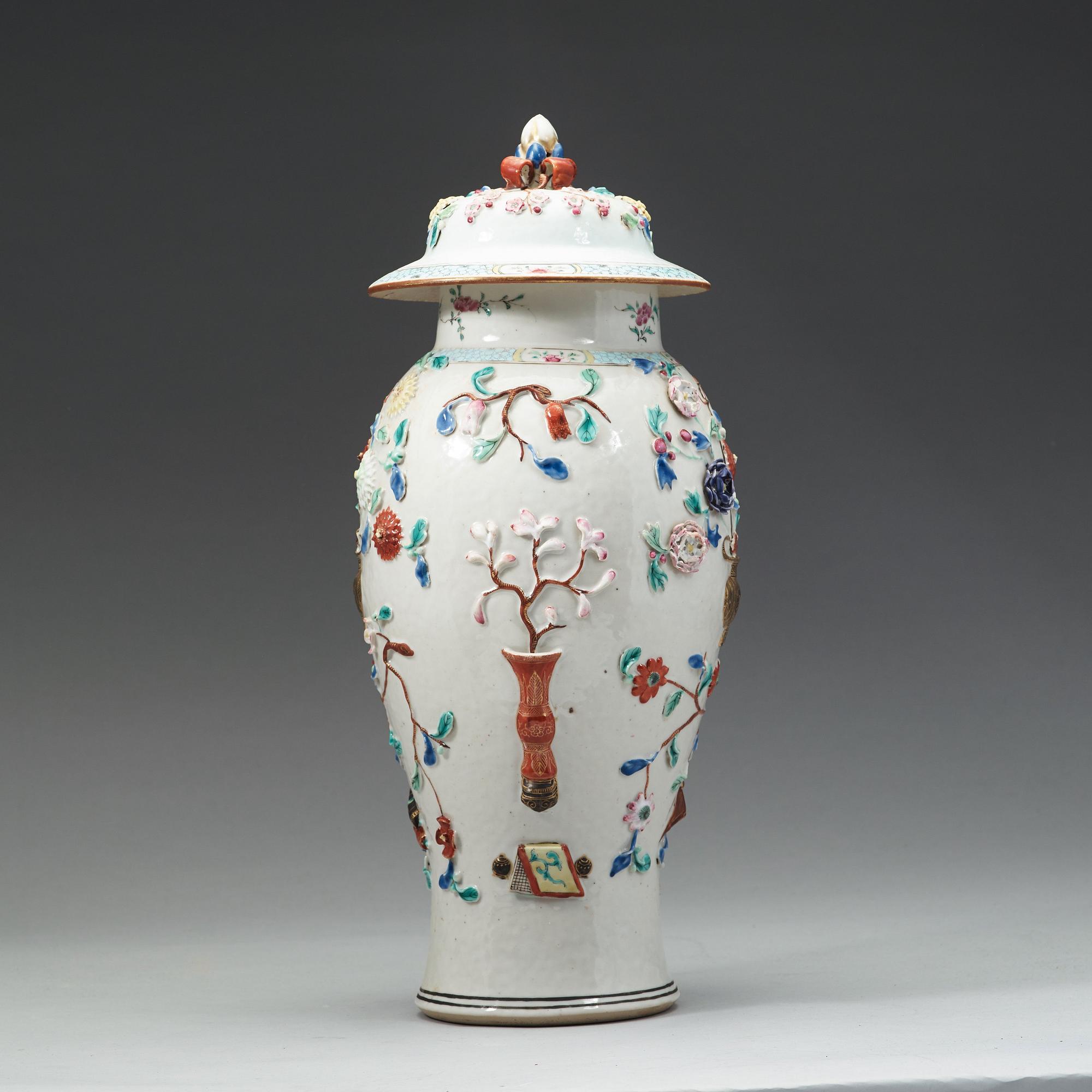 A famille rose porcelain vase and cover, Qingdynasty, circa 1800.