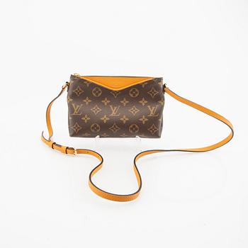 Louis Vuitton, shoulder bag Pallas Clutch. - Bukowskis