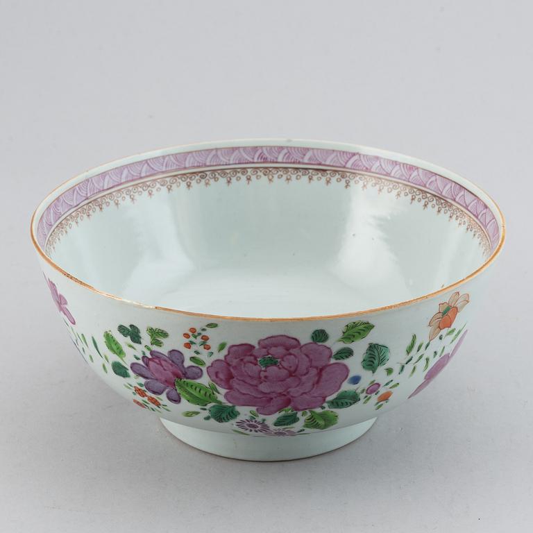 A famille rose punch bowl, Qing dynasty, Qianlong (1736-95).