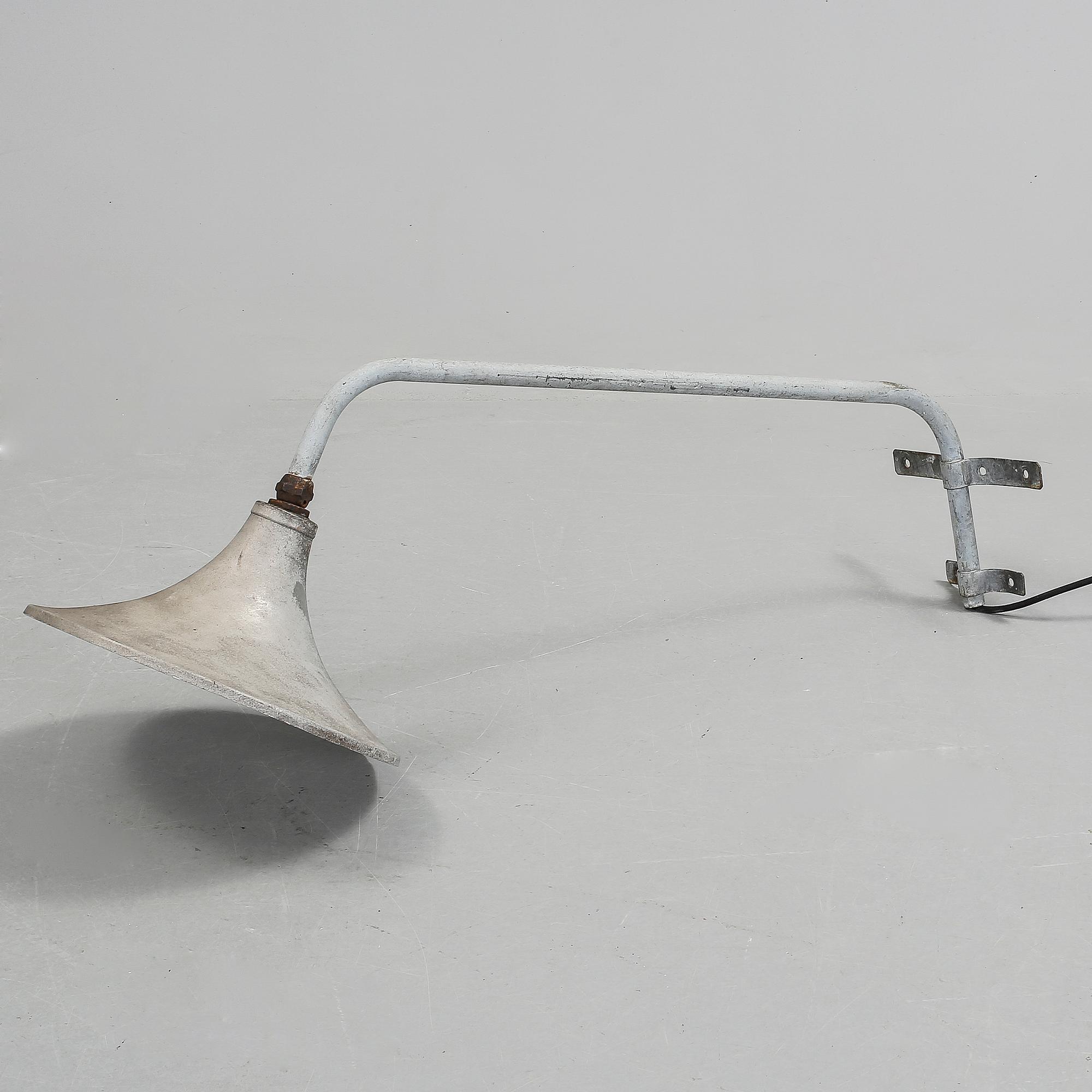 INDUSTRILAMPA, metall, 1900-tal.