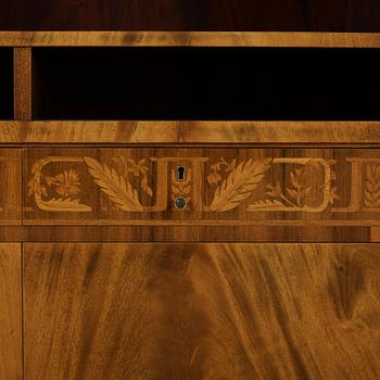 CARL MALMSTEN, bokhylla, valnöt med intarsia, Åtvidabergs Industrier ca 1934.