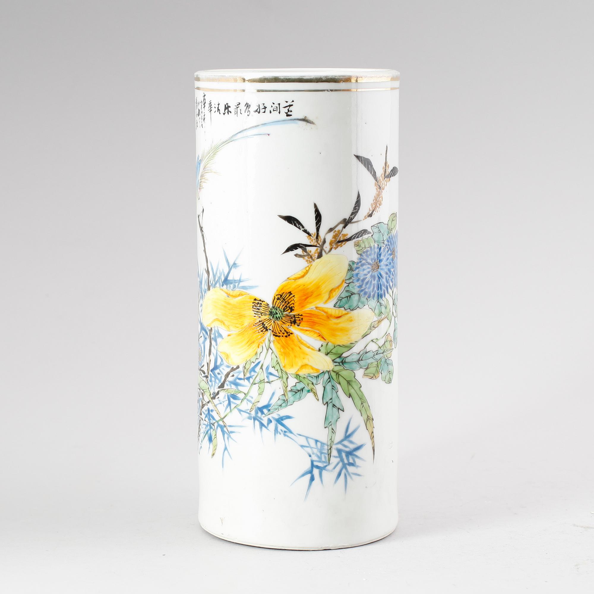 PENSELVAS, porslin, Kina, 1800-/1900-tal.