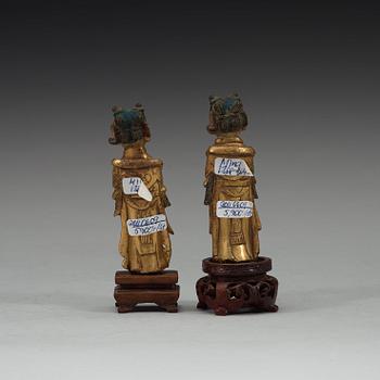 FIGURINER, två stycken, förgylld brons, Mingdynastin, 1600-tal.