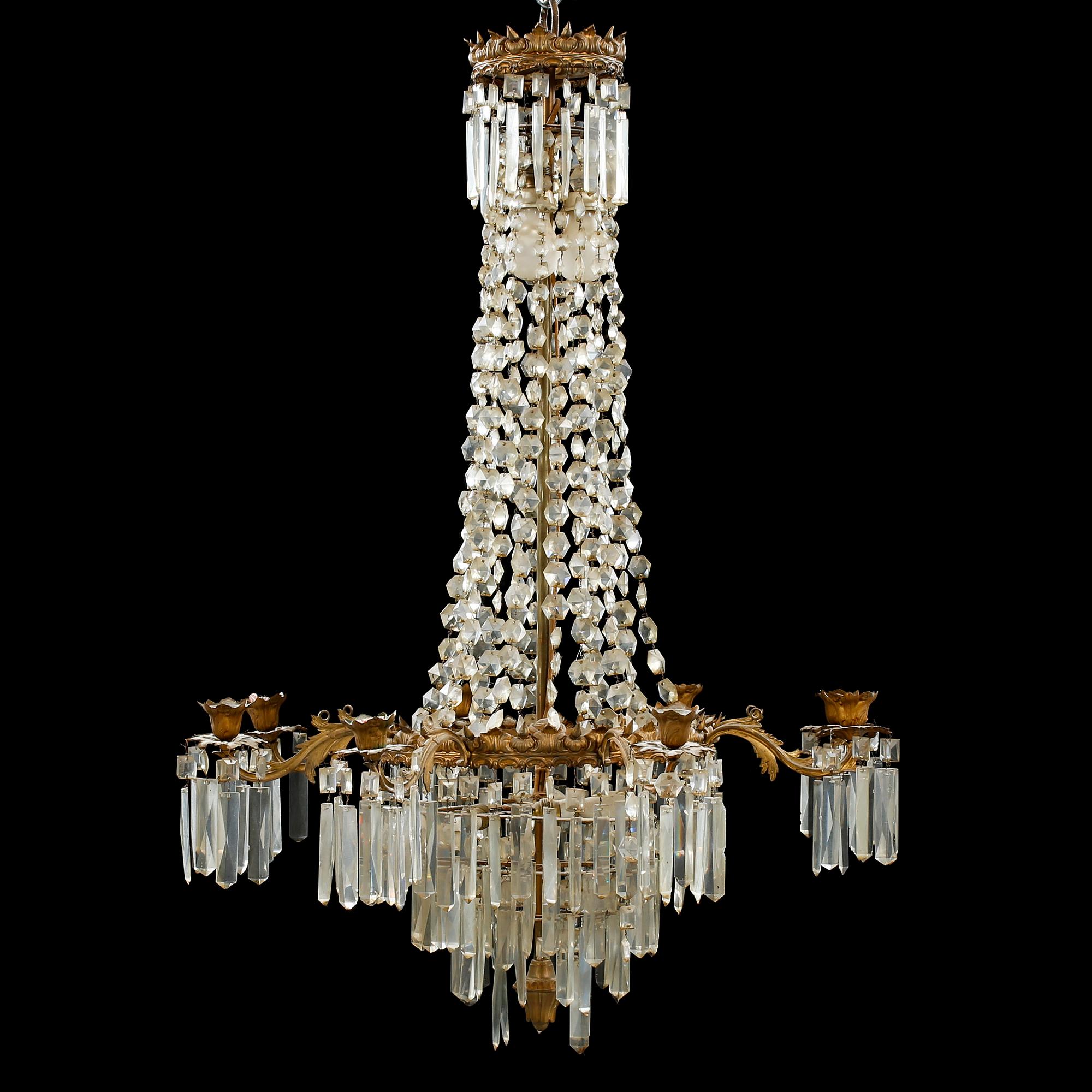 A chandelier from late 19th century.